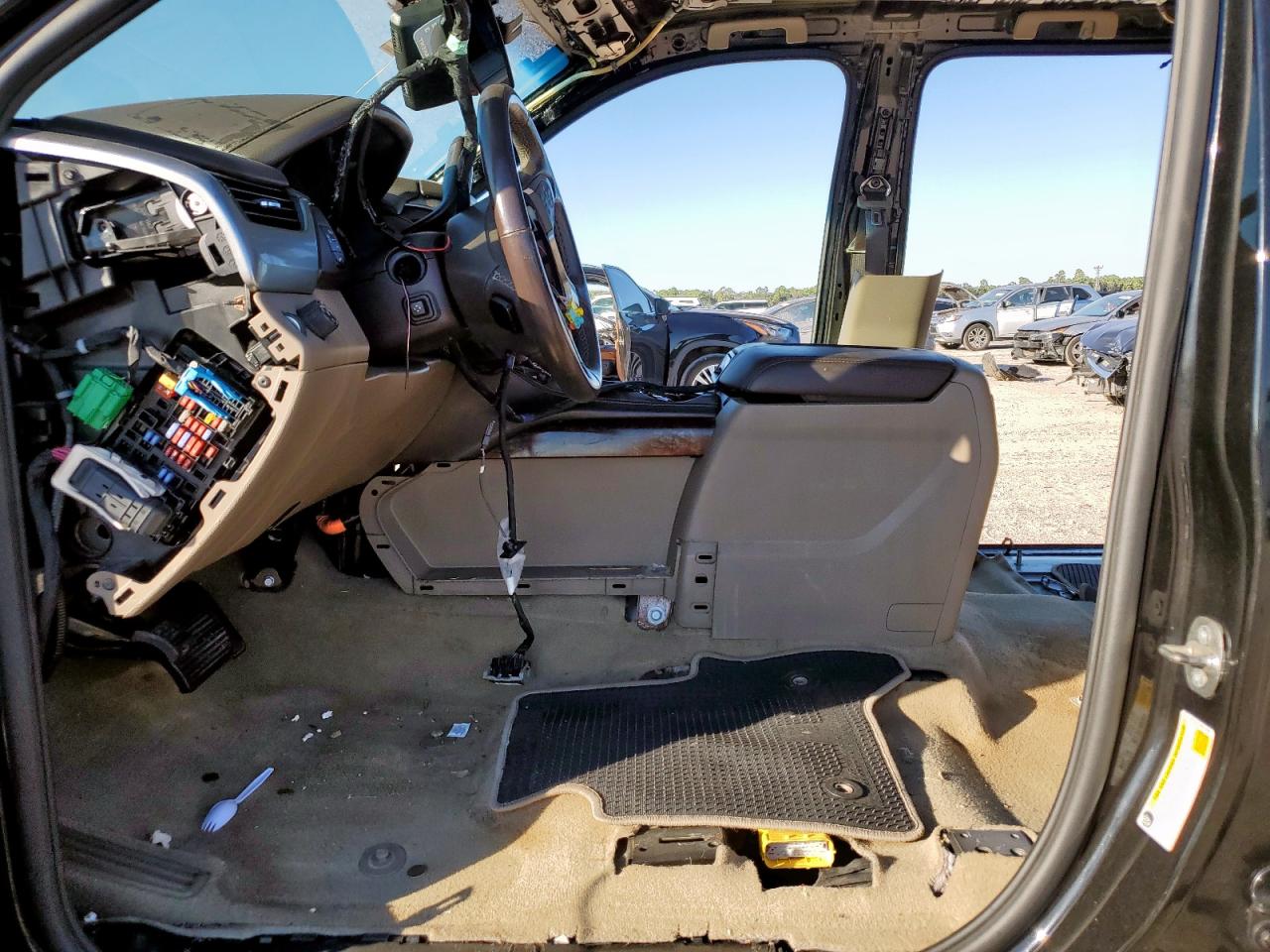 CHEVROLET SUBURBAN C1500 LT