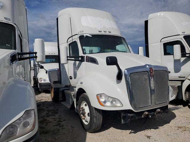 Global Auto Auctions: 2017 KENWORTH T680