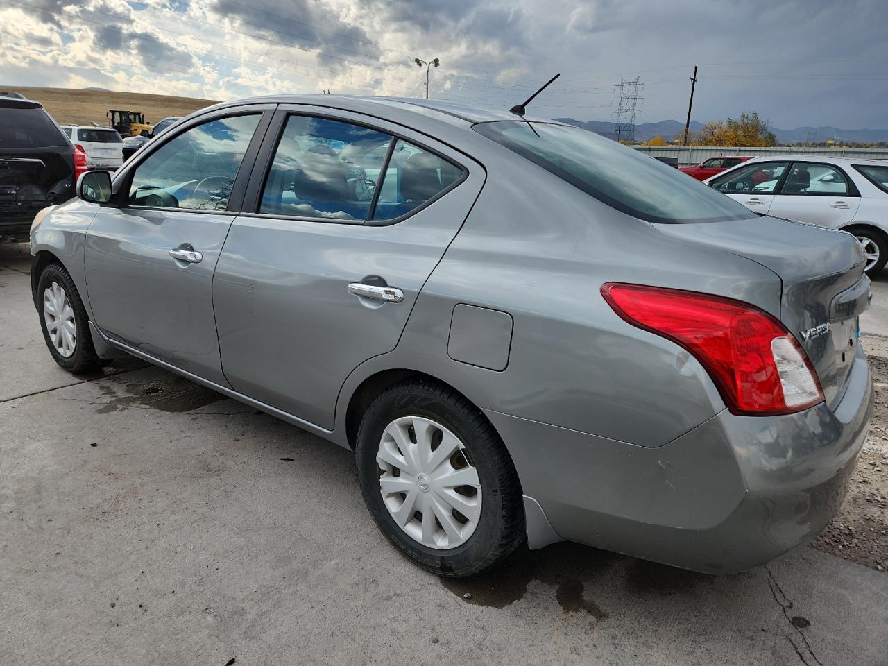 NISSAN VERSA S