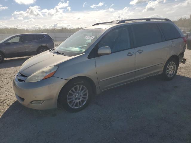 TOYOTA SIENNA XLE