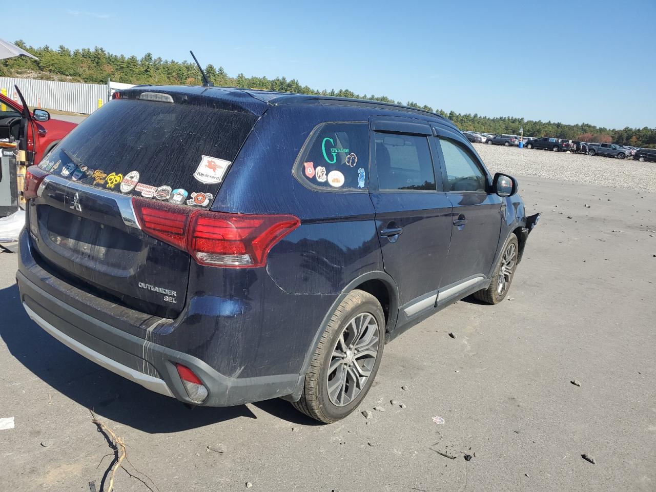 MITSUBISHI OUTLANDER SE