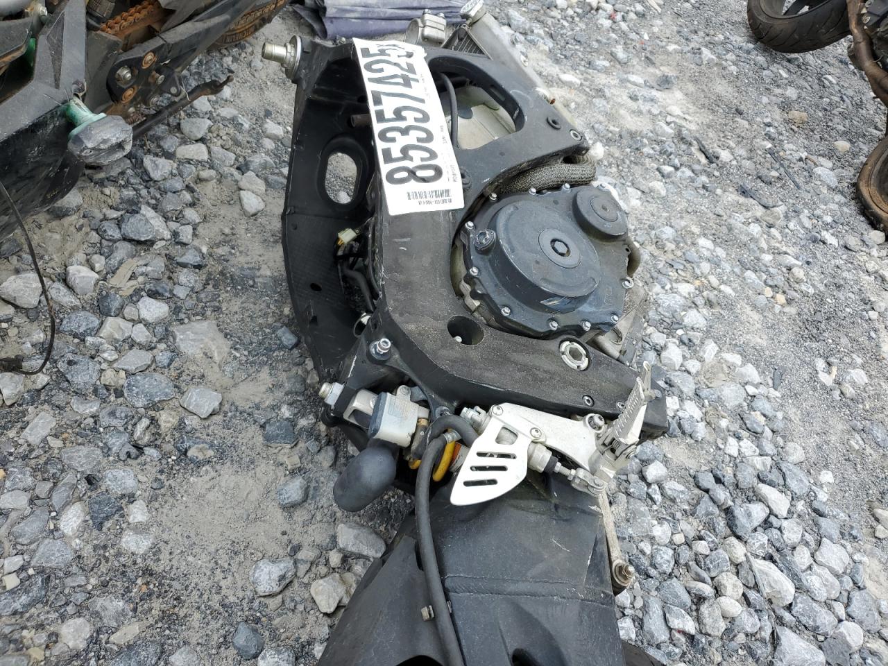 Lot #3305400312 2005 SUZUKI GSX-R600 K