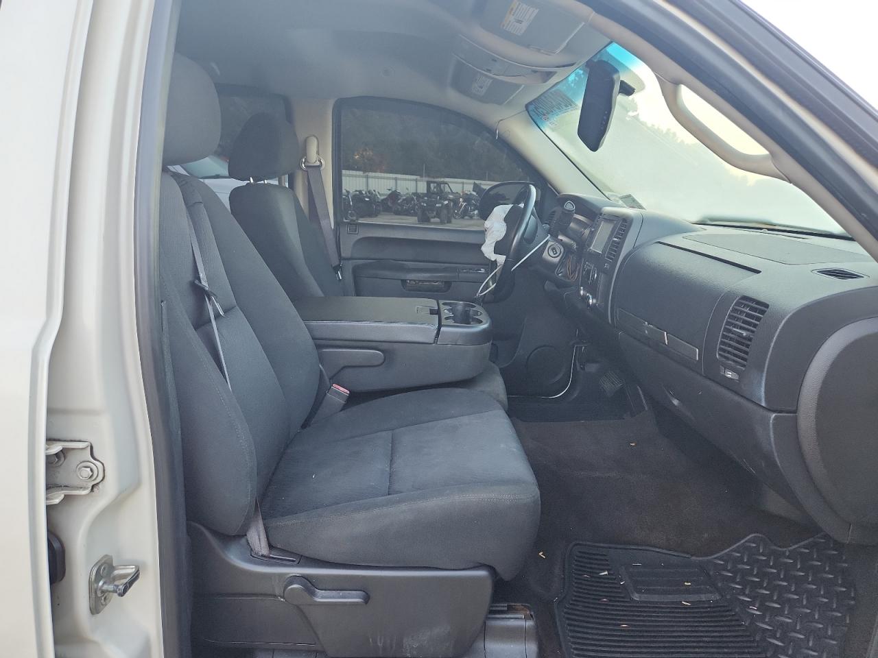 CHEVROLET SILVERADO C1500 LT