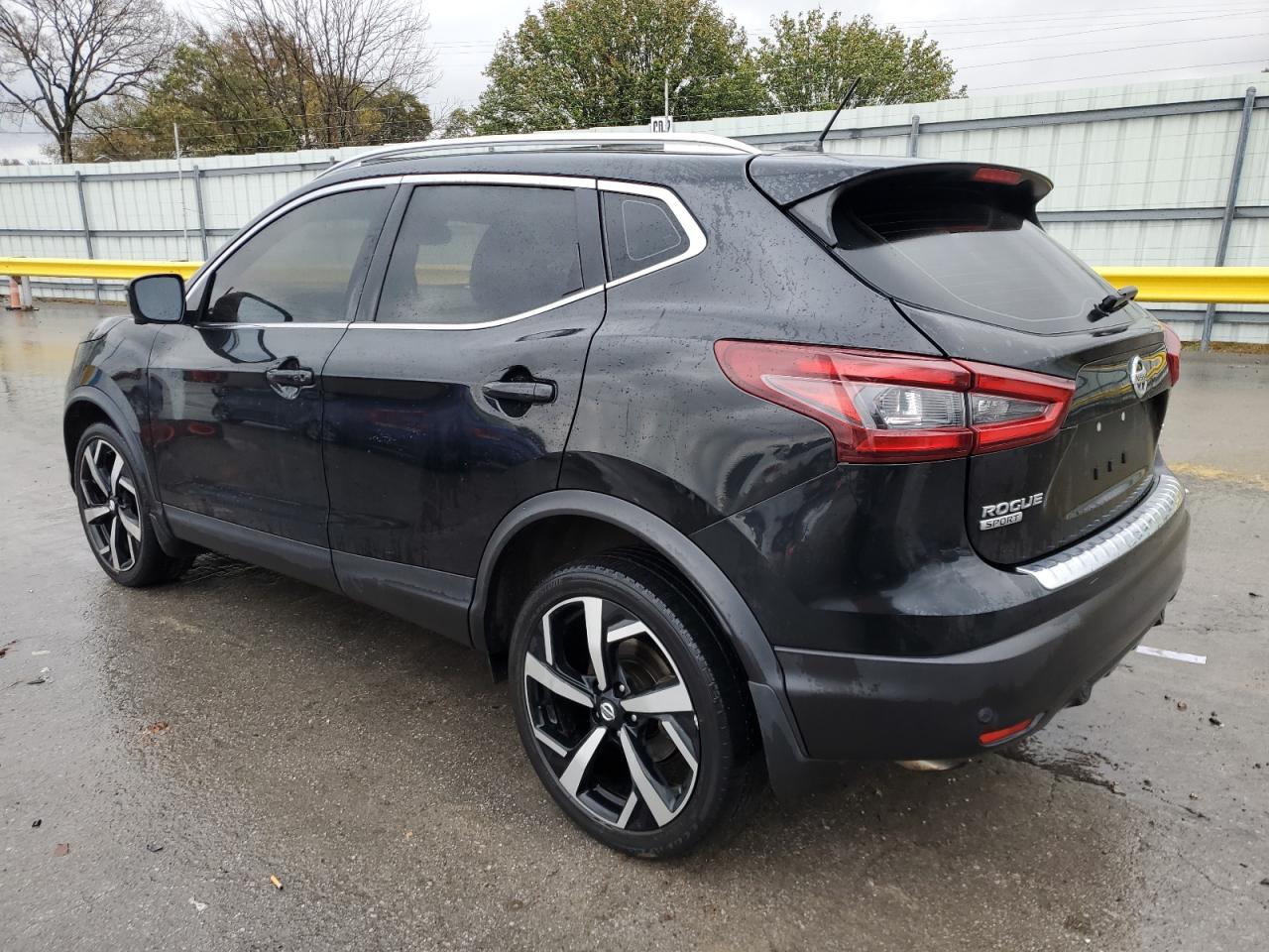 NISSAN ROGUE SPORT S