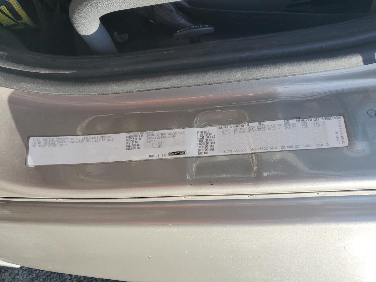 Lot #3291277970 2016 FREIGHTLINER CASCADIA 1