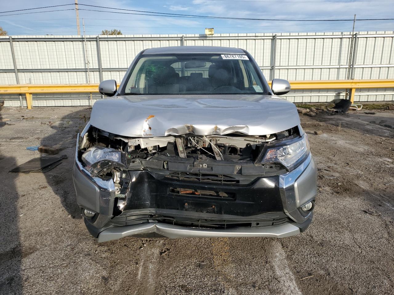 MITSUBISHI OUTLANDER SE