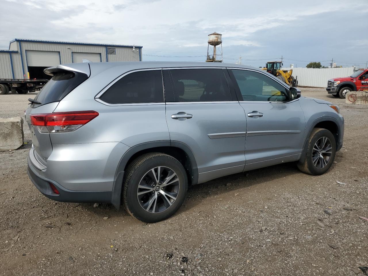 TOYOTA HIGHLANDER LE