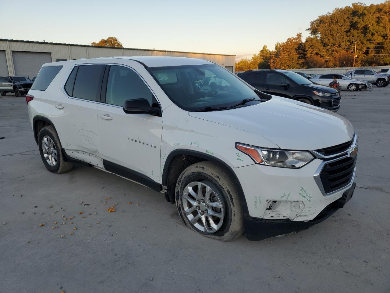 CHEVROLET TRAVERSE LS