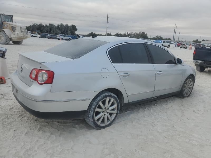 2010 VOLKSWAGEN PASSAT - WVWJK7AN3AE141182
