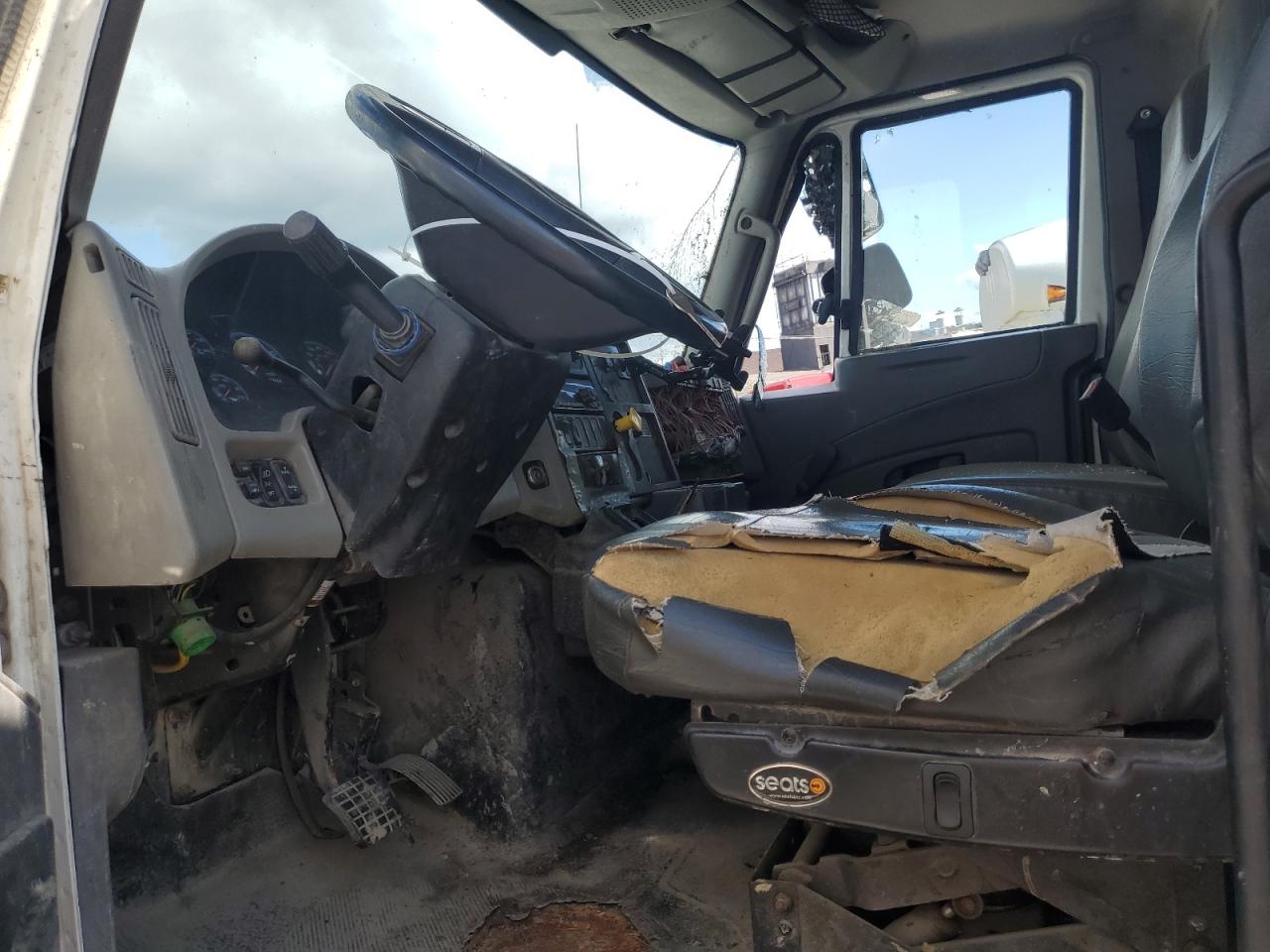 Lot #3285784661 2018 INTERNATIONAL 4000 4300