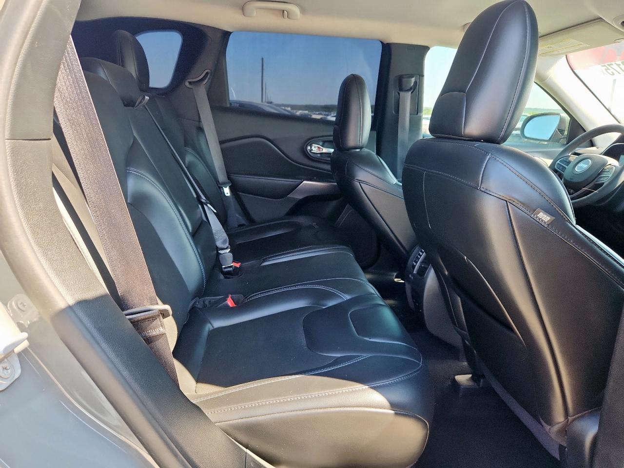 JEEP GRAND CHEROKEE LATITUDE PLUS