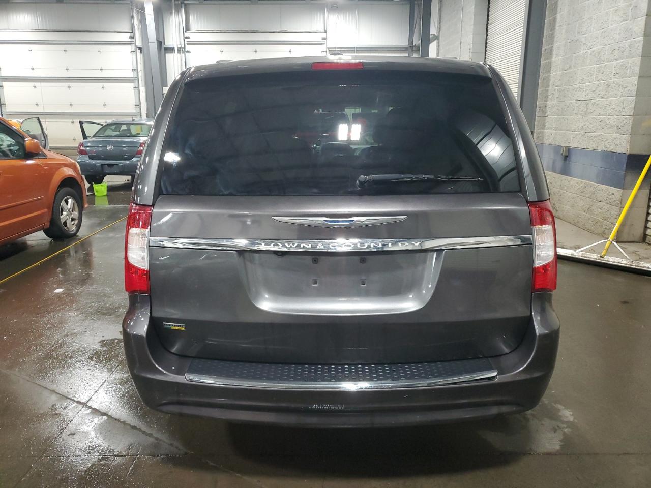 CHRYSLER TOWN & COUNTRY TOURING