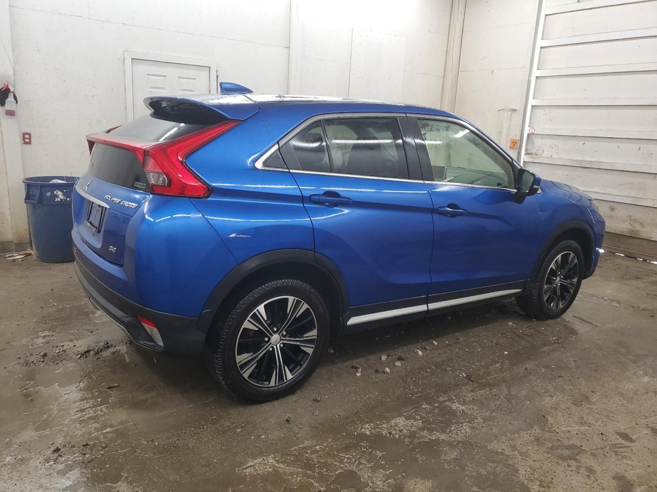 MITSUBISHI ECLIPSE SE