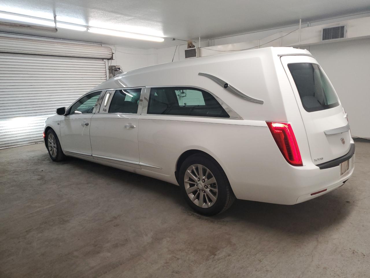 CADILLAC XTS FUNERAL COACH