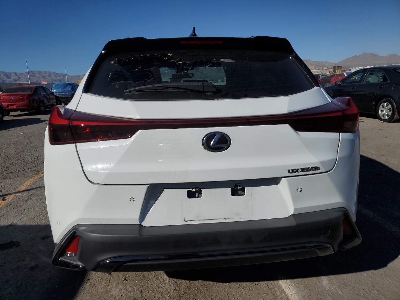 LEXUS UX 250H BASE