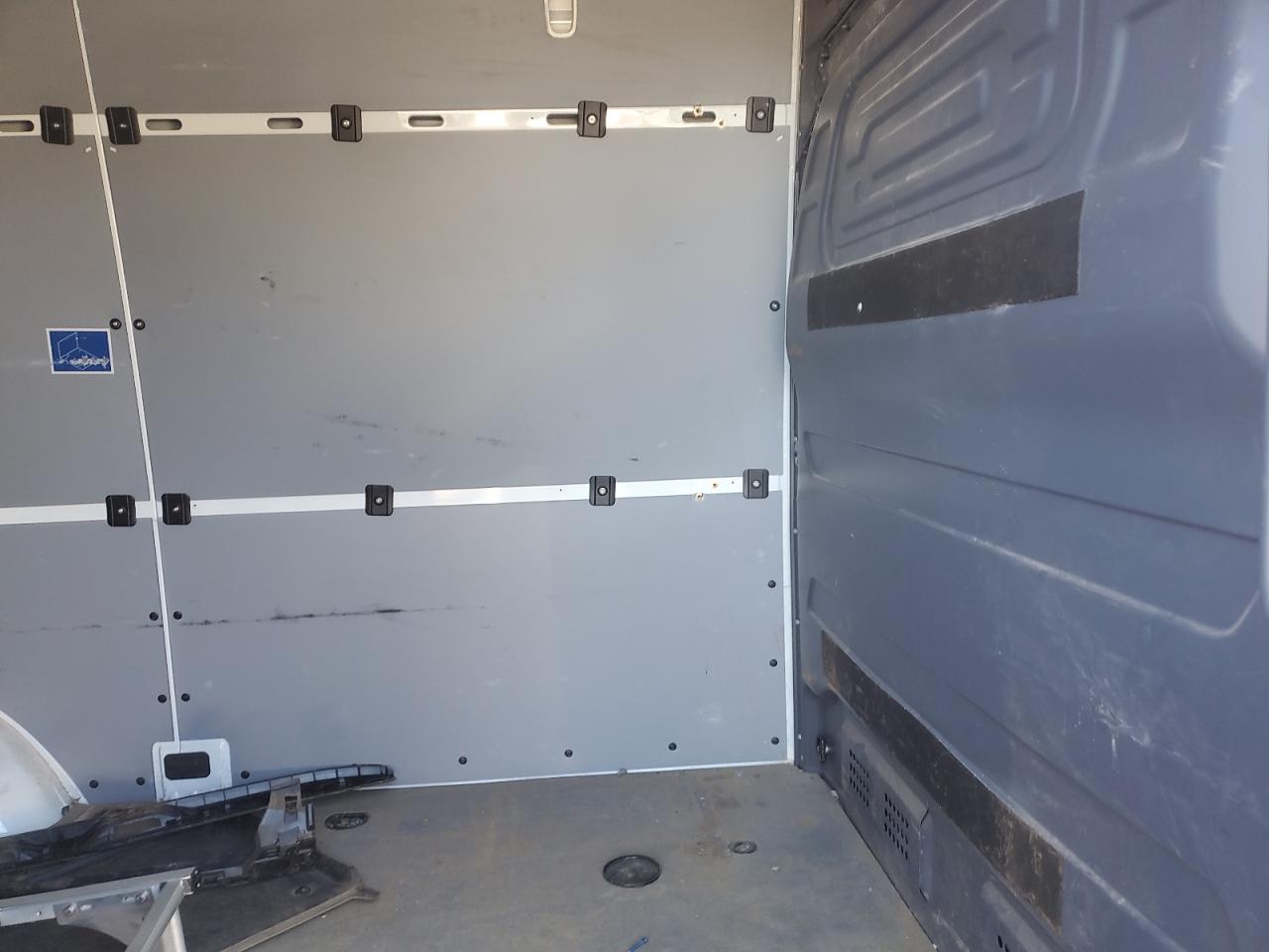 MERCEDES-BENZ SPRINTER 2500