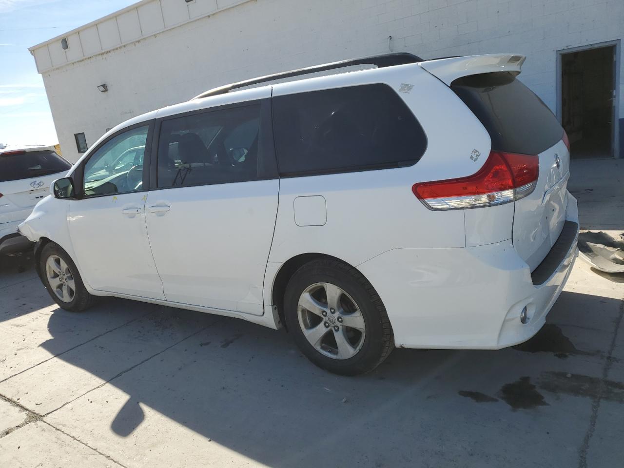 Lot #3286923228 2011 TOYOTA SIENNA LE
