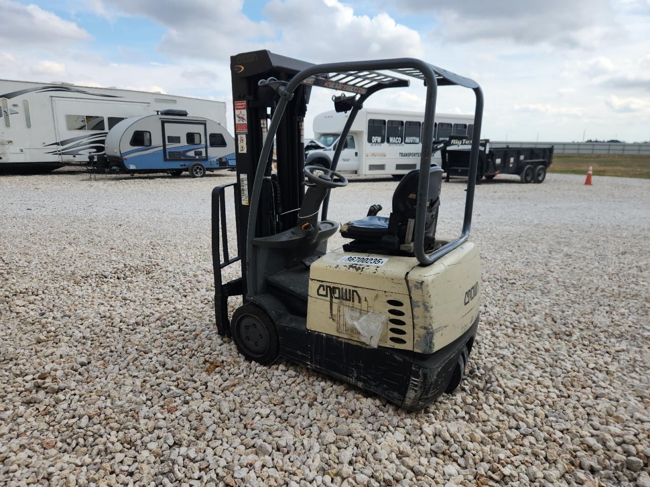 Lot #3265908102 2018 YALE ERC030VAN36TE082