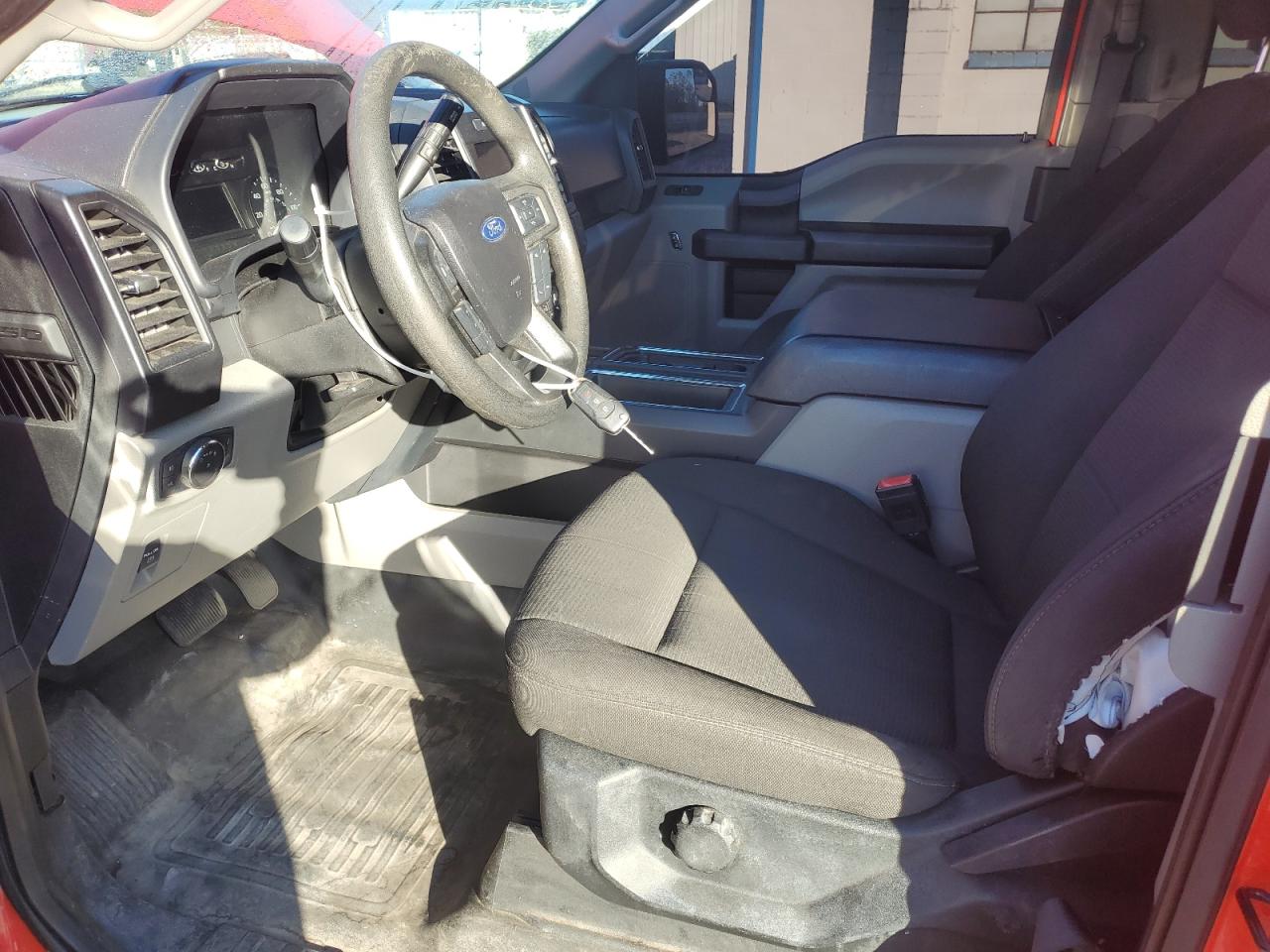 FORD F-150 SUPER CAB