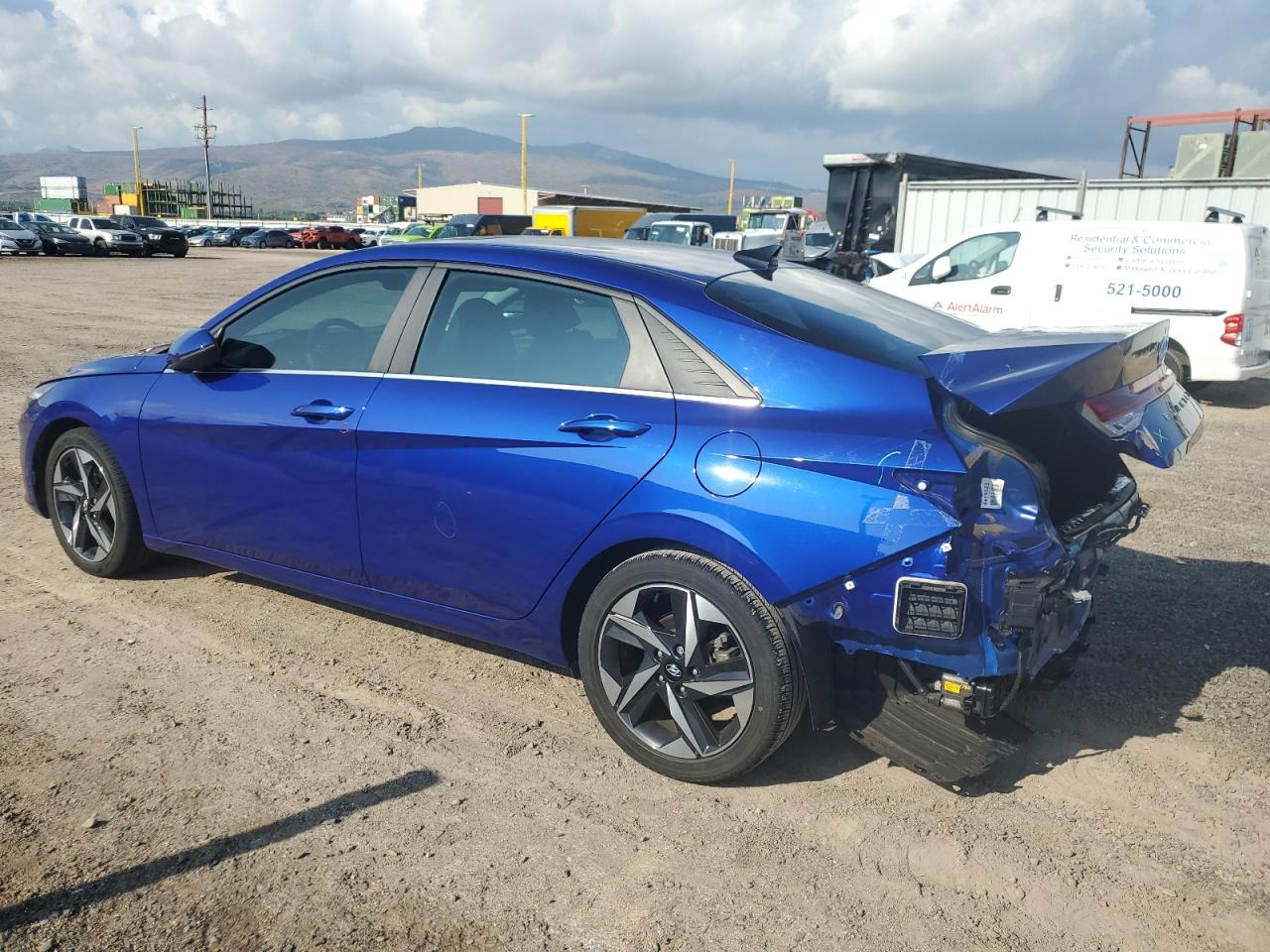 HYUNDAI ELANTRA LIMITED