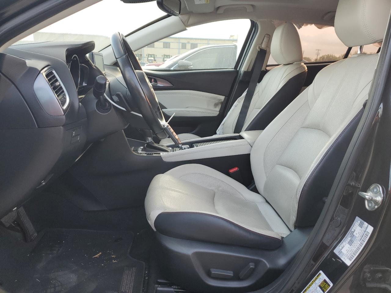 MAZDA 3 GRAND TOURING