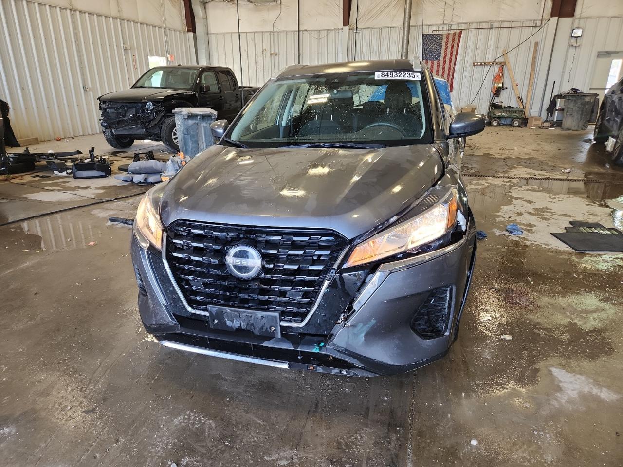 NISSAN KICKS SV