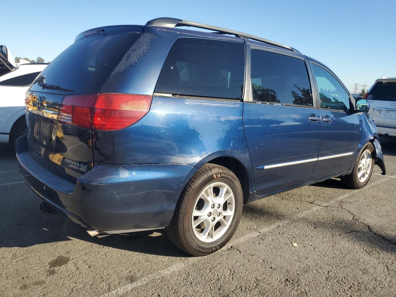 Lot #3302849886 2005 TOYOTA SIENNA XLE