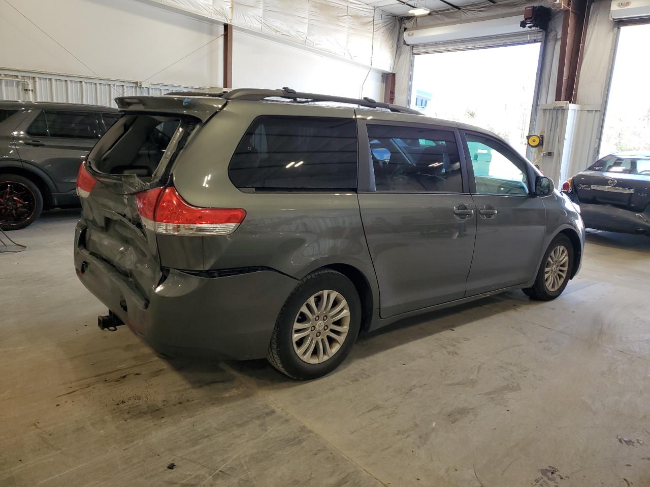 TOYOTA SIENNA XLE