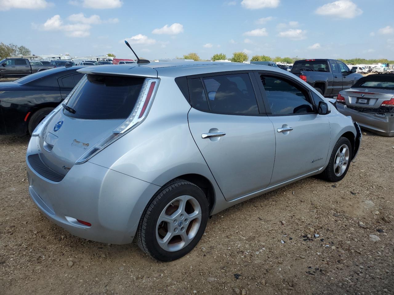 NISSAN LEAF S