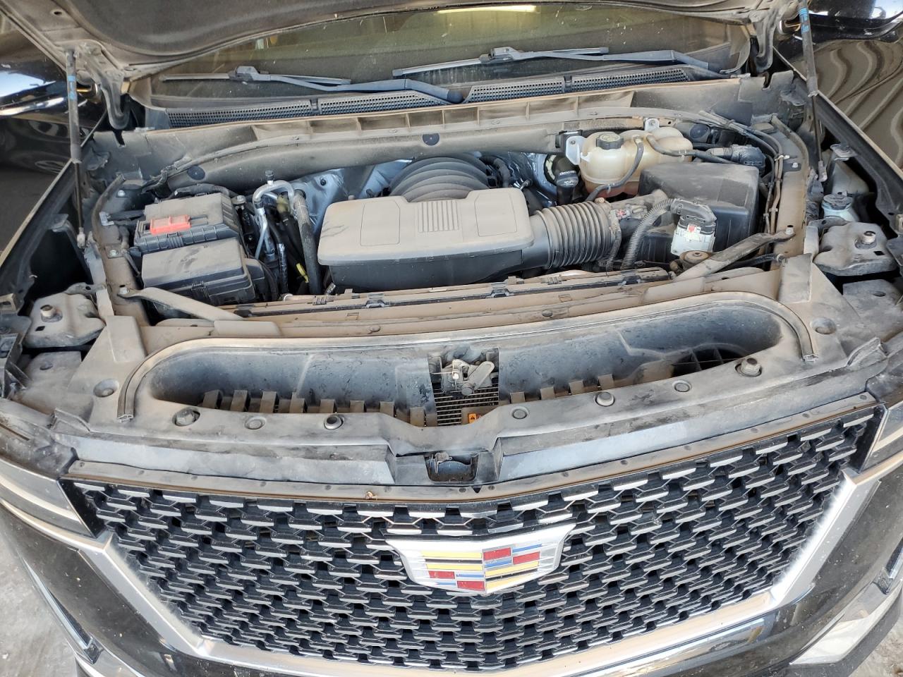 CADILLAC ESCALADE PREMIUM LUXURY