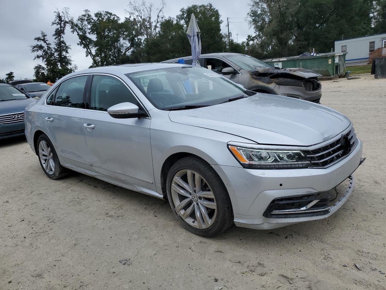 VOLKSWAGEN PASSAT SEL PREMIUM