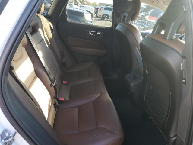 2018 VOLVO XC60 T5 LYV102RK0JB068923