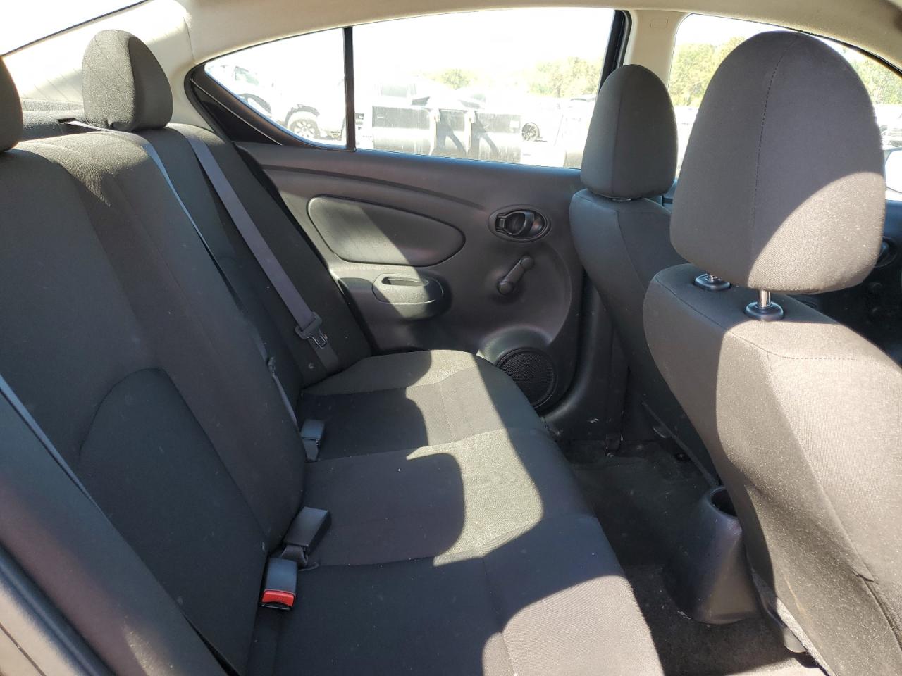 NISSAN VERSA S