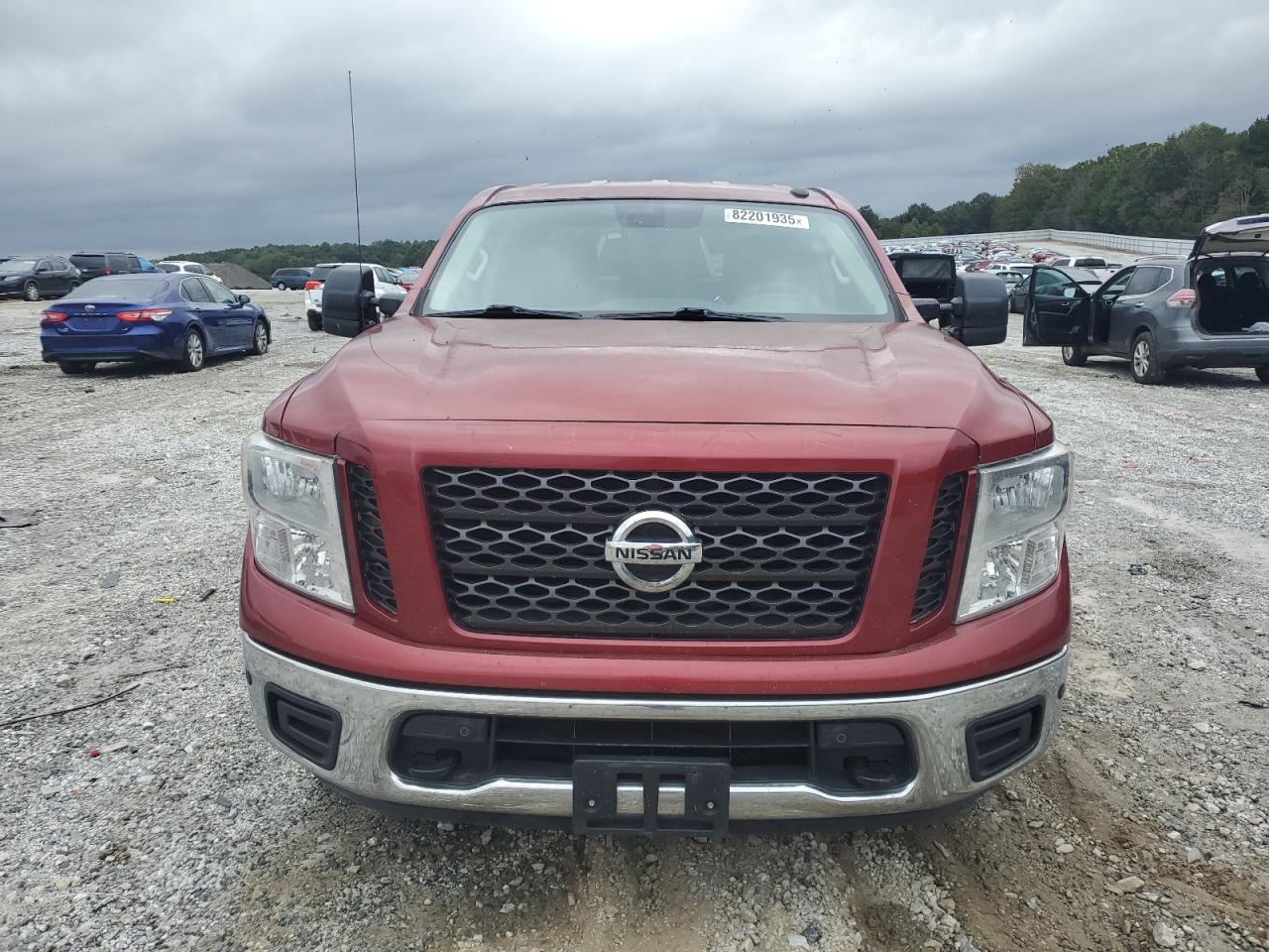 NISSAN TITAN SV