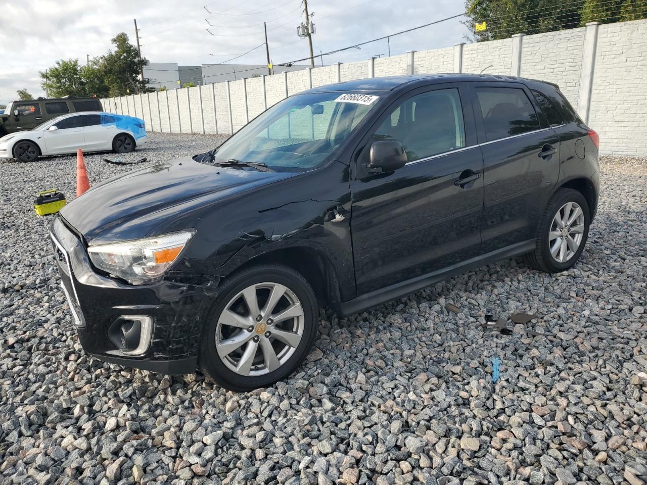 MITSUBISHI OUTLANDER SE