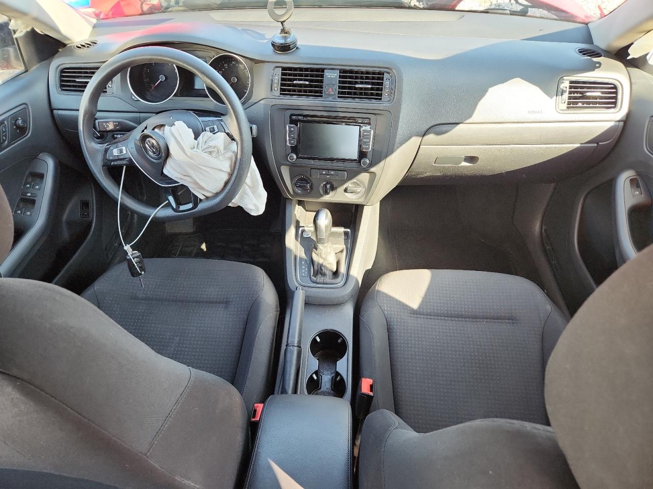 VOLKSWAGEN JETTA BASE