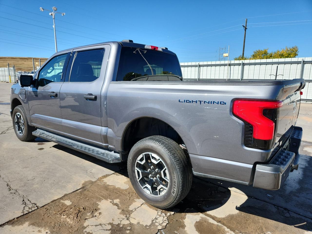 FORD F-150 LIGHTNING PRO