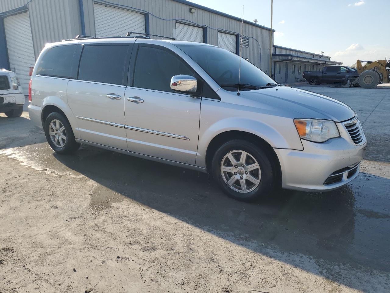 CHRYSLER TOWN & COUNTRY TOURING