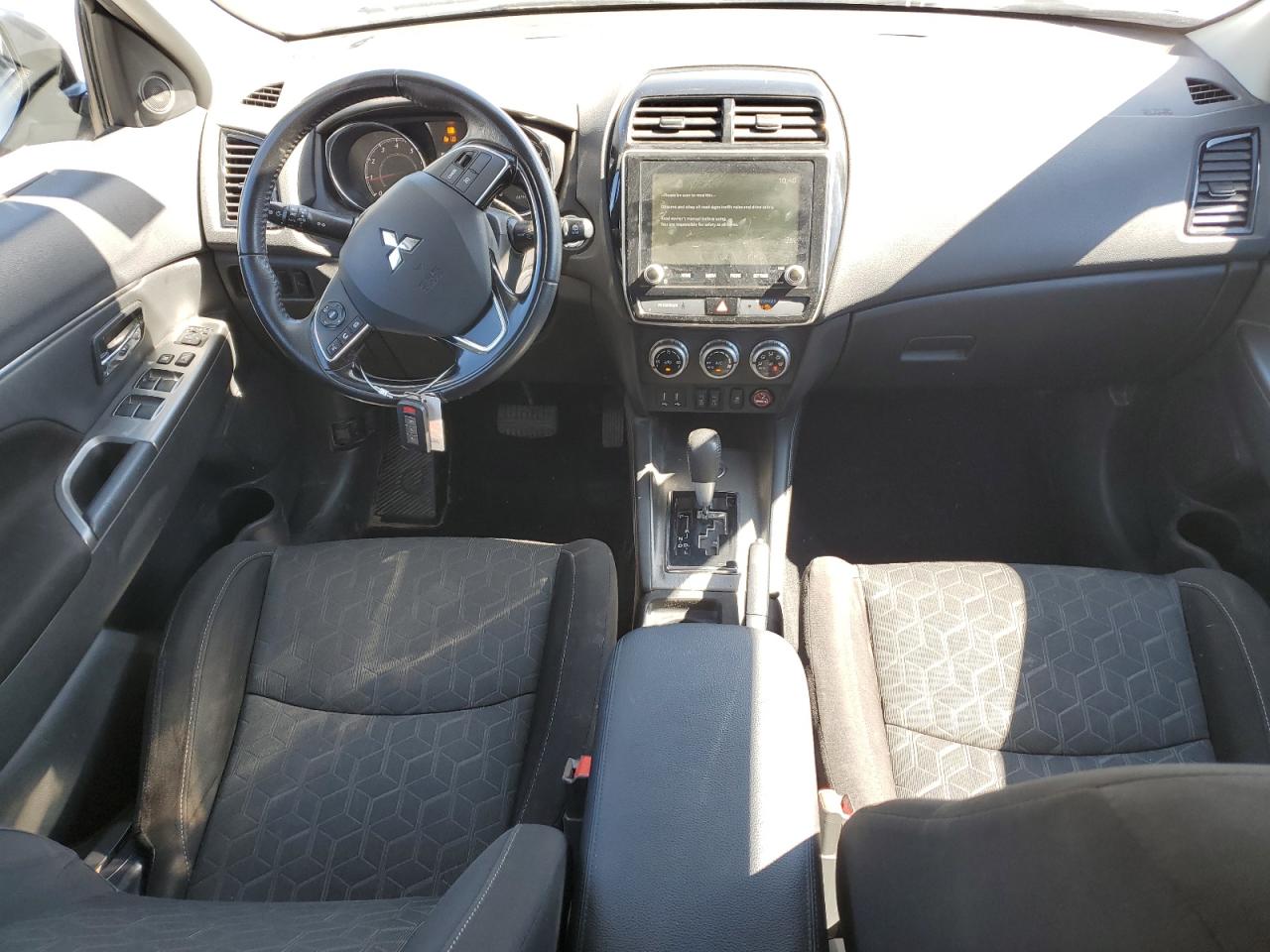 MITSUBISHI OUTLANDER ES