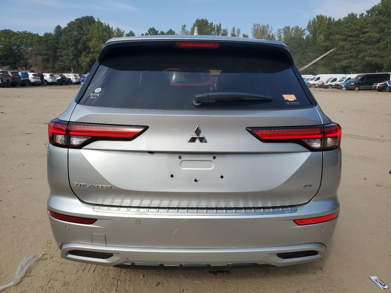 MITSUBISHI OUTLANDER SE