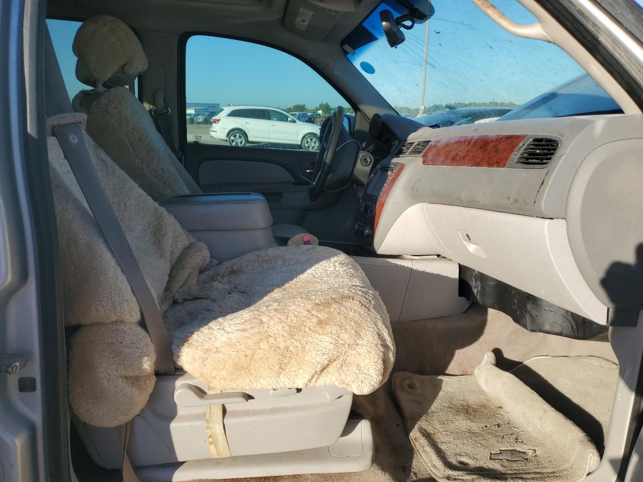 CHEVROLET SUBURBAN C1500 LT