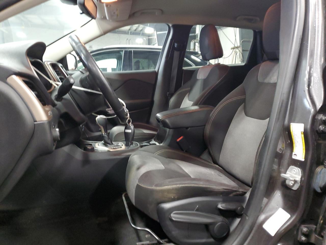 JEEP GRAND CHEROKEE LATITUDE