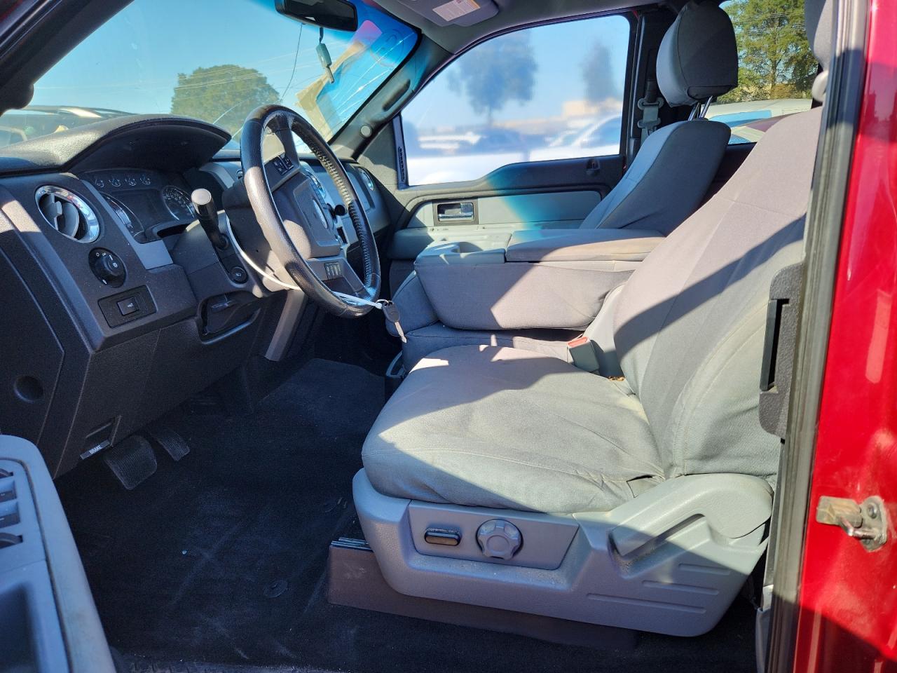 FORD F-150 SUPER CAB