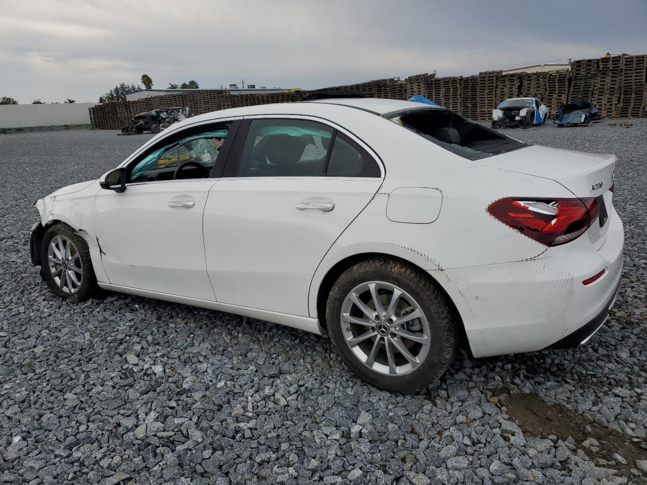 MERCEDES-BENZ A-CLASS 220