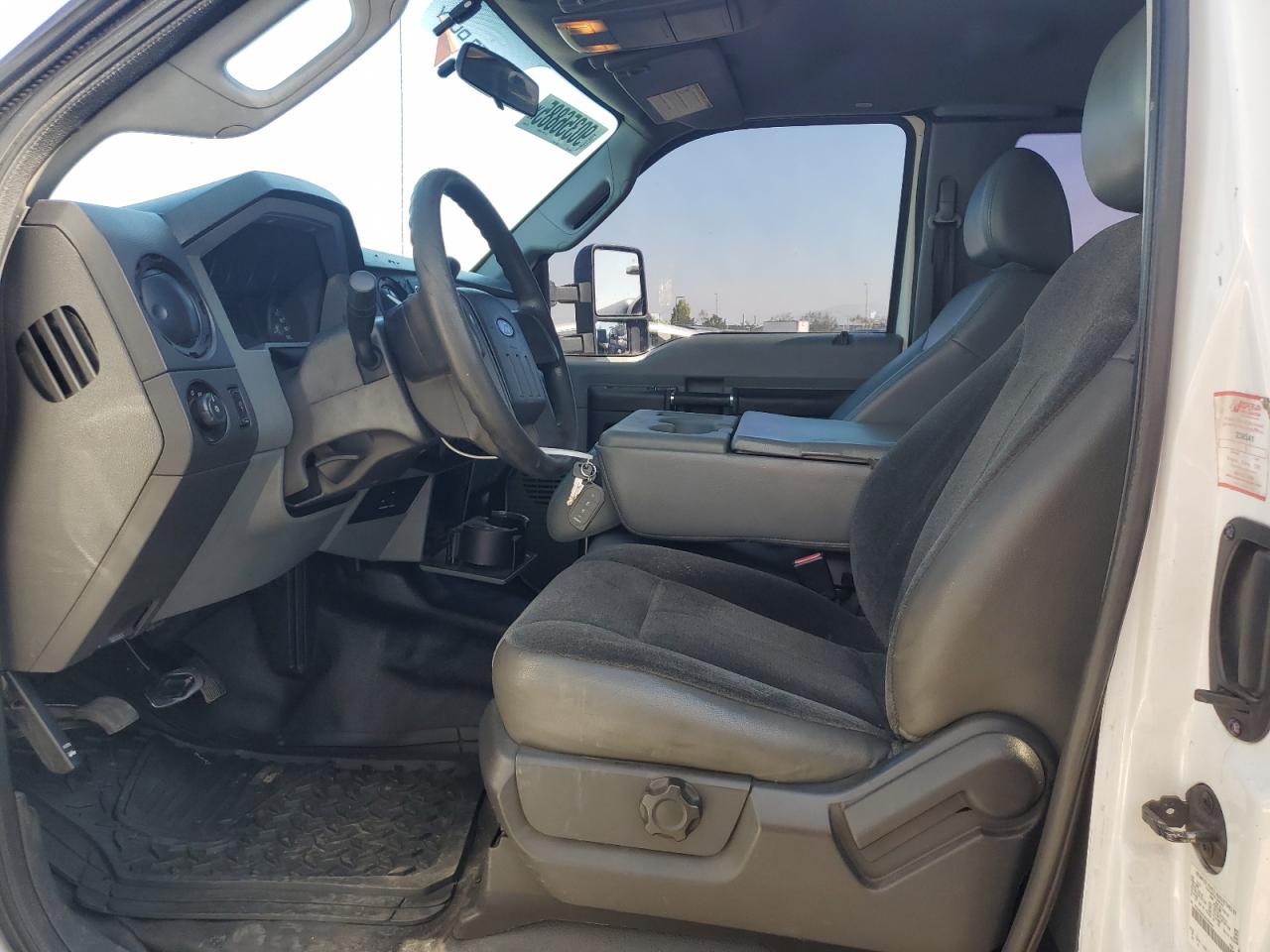 FORD F-550 SUPER DUTY