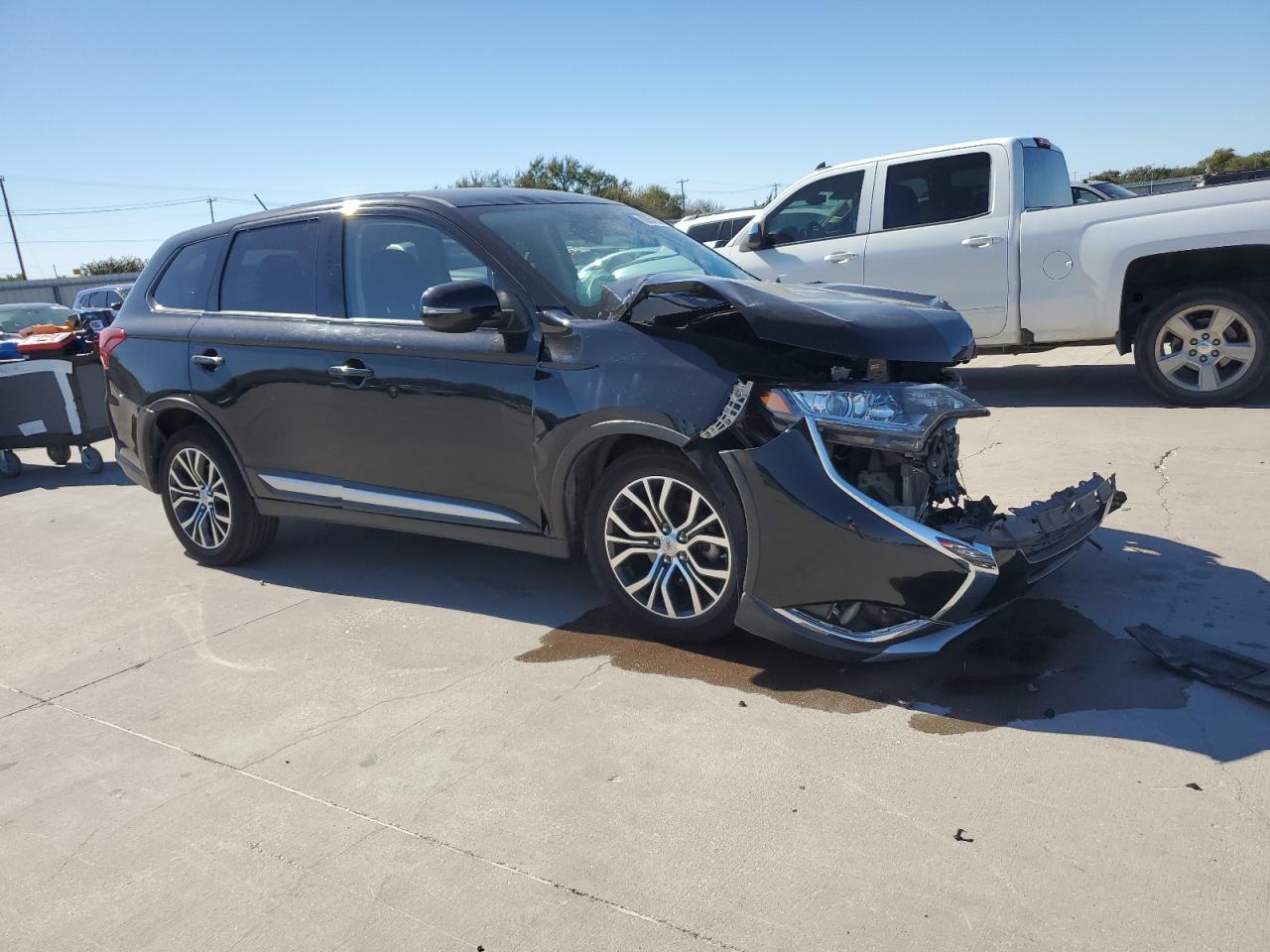 MITSUBISHI OUTLANDER SE