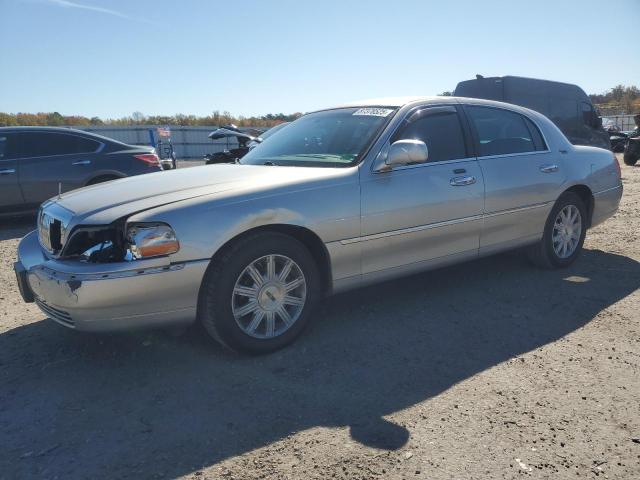 LINCOLN TOWN CAR S