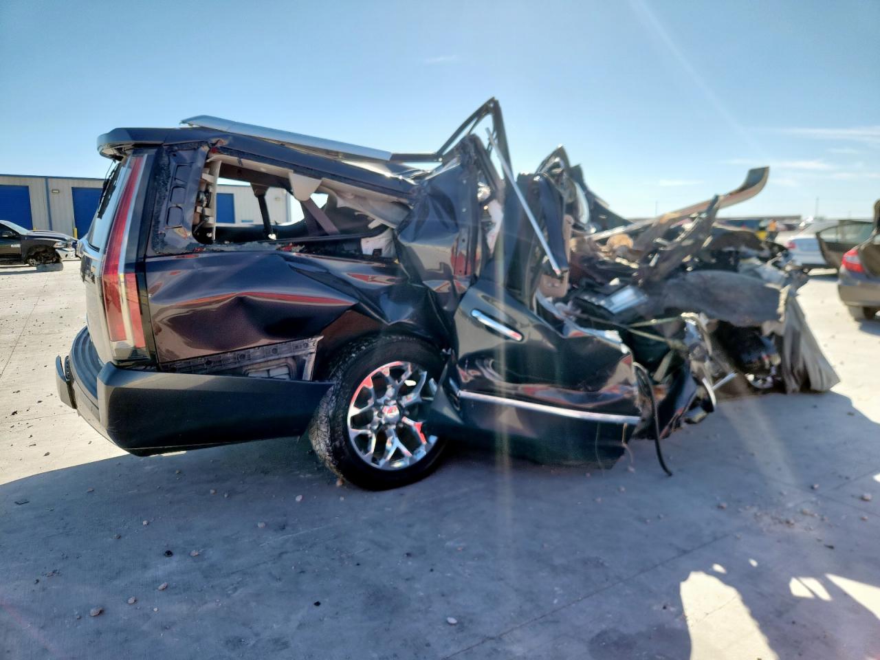 CADILLAC ESCALADE ESV LUXURY