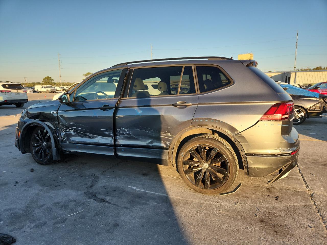 VOLKSWAGEN TIGUAN SE