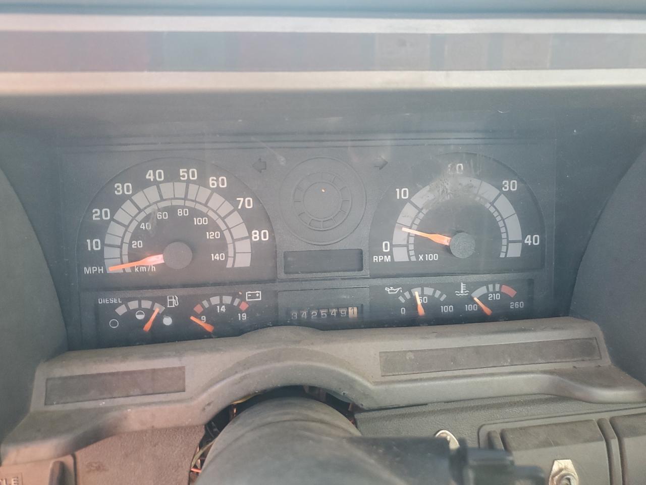 Lot #3302823907 2002 CHEVROLET C6500